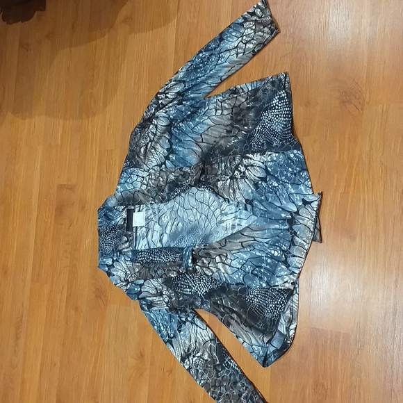 Top - Picture 2 of 5